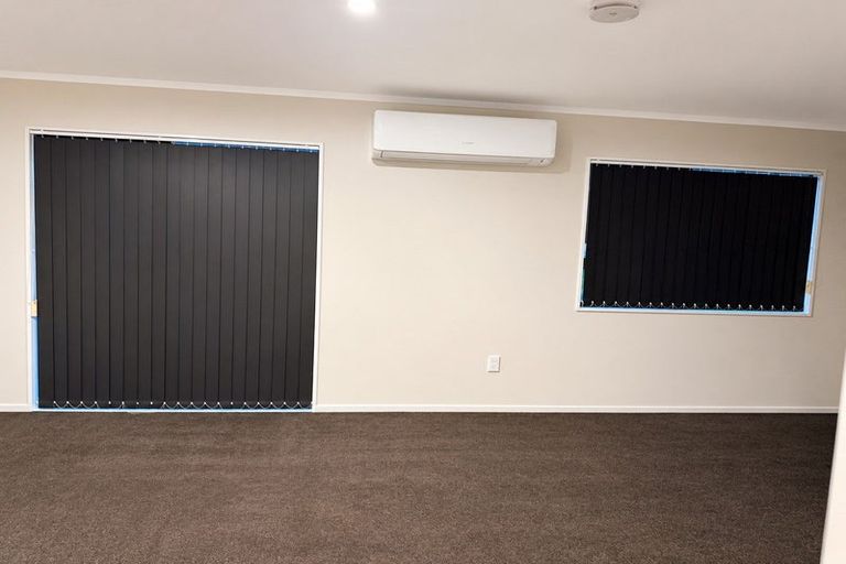 Photo of property in 4b Kimdale Place, Totara Heights, Auckland, 2105