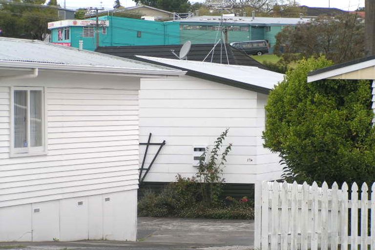 Photo of property in 2/17 Becroft Drive, Forrest Hill, Auckland, 0620