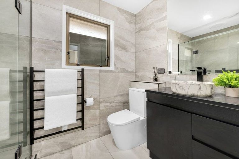 Photo of property in 11 Tampin Road, Hillpark, Auckland, 2102