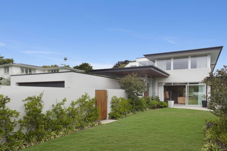 Photo of property in 10 Royds Street, Fendalton, Christchurch, 8014