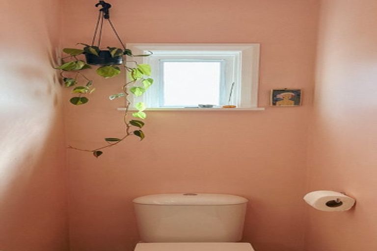 Photo of property in 104 Parkers Road, Tahunanui, Nelson, 7011