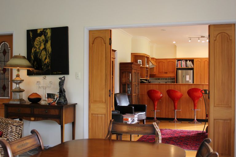 Photo of property in 64 Richmond Road, Carterton, 5713