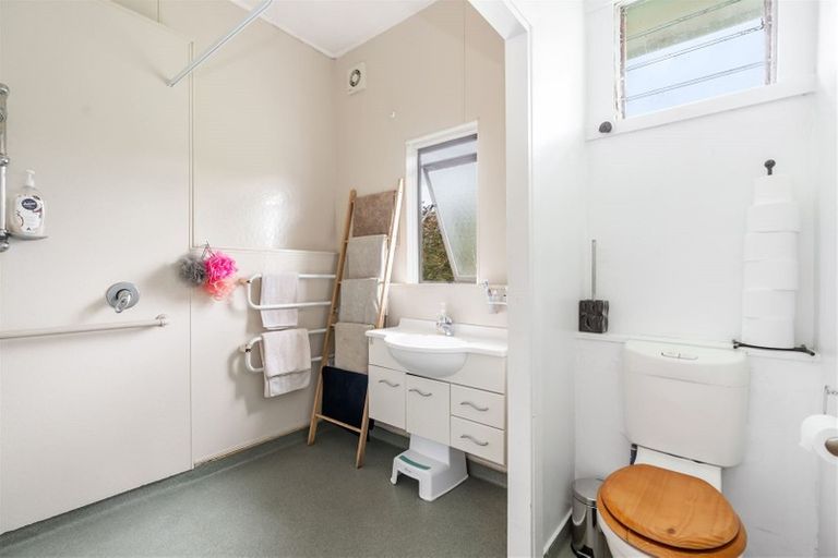 Photo of property in 77 Pataua Road North, Whareora, Whangarei, 0175