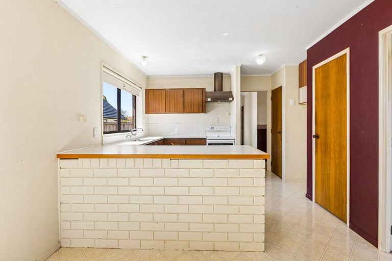Photo of property in 1/12 Bungalore Place, Half Moon Bay, Auckland, 2012