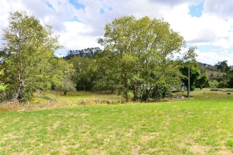 Photo of property in 113 Foster Road, Kumeu, 0891