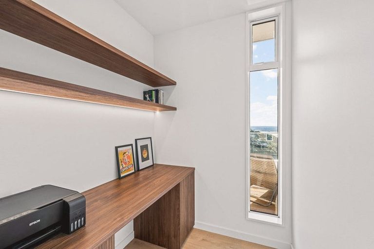 Photo of property in 13 Saint Remy Lane, Redcliffs, Christchurch, 8081