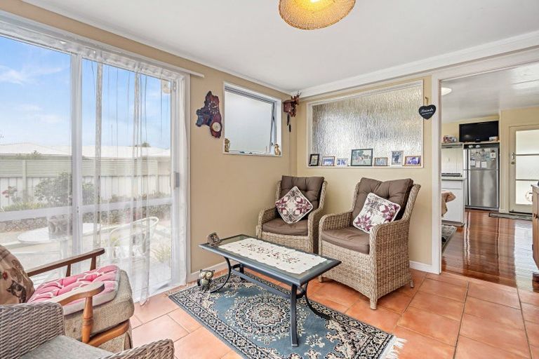 Photo of property in 11 Thompson Place, Tikipunga, Whangarei, 0112