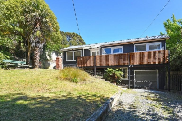 Photo of property in 22 Avian Road, Blue Mountains, Upper Hutt, 5371