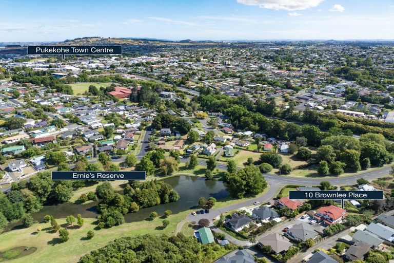 Photo of property in 10 Brownlee Place, Pukekohe, 2120