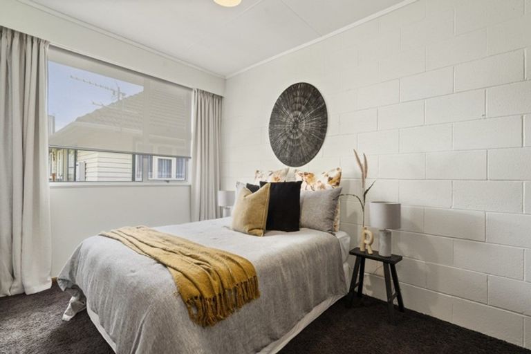 Photo of property in 1/58 Paynters Avenue, Strandon, New Plymouth, 4312