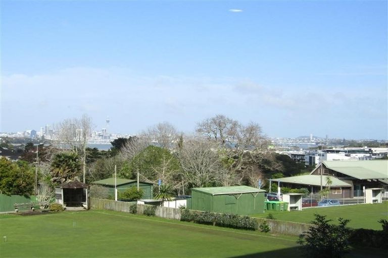 Photo of property in Frank Sargeson Apts, 105/74 Anzac Street, Takapuna, Auckland, 0622