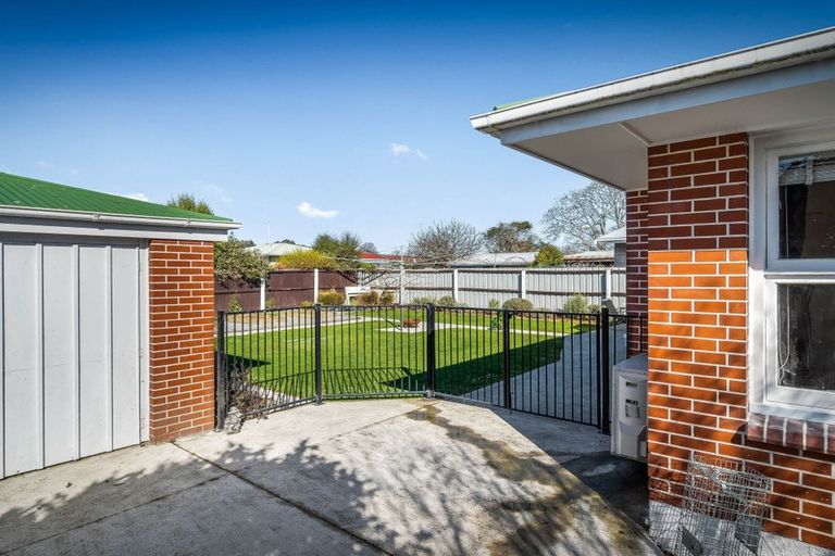 Photo of property in 62 Coopers Road, Dallington, Christchurch, 8061