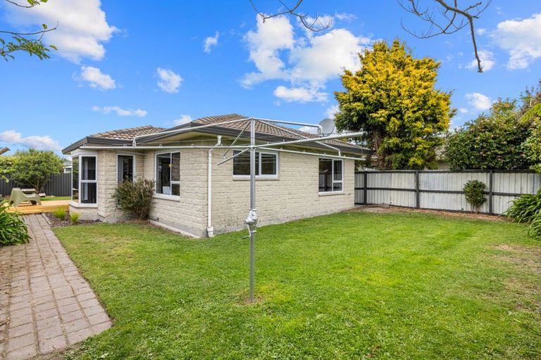 Photo of property in 8a Janet Street, Upper Riccarton, Christchurch, 8041
