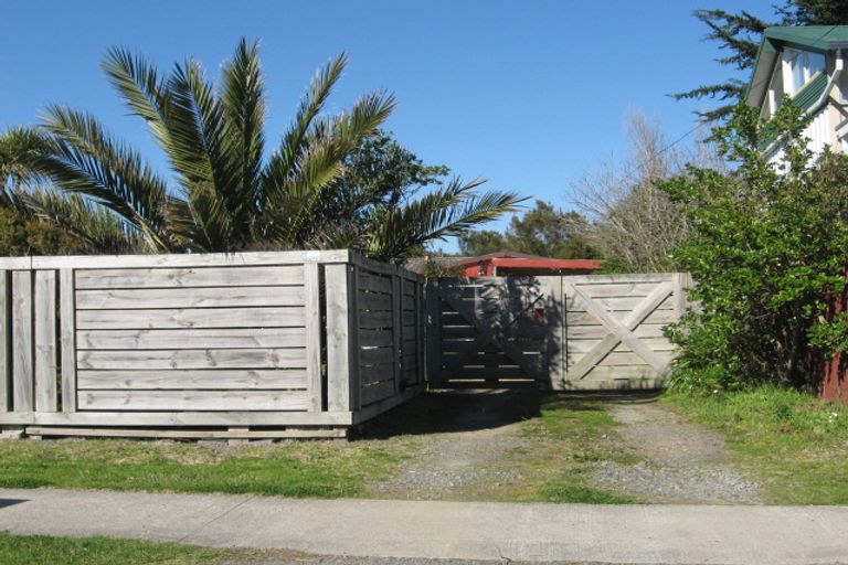 Photo of property in 87 Koputara Road, Himatangi Beach, Foxton, 4891