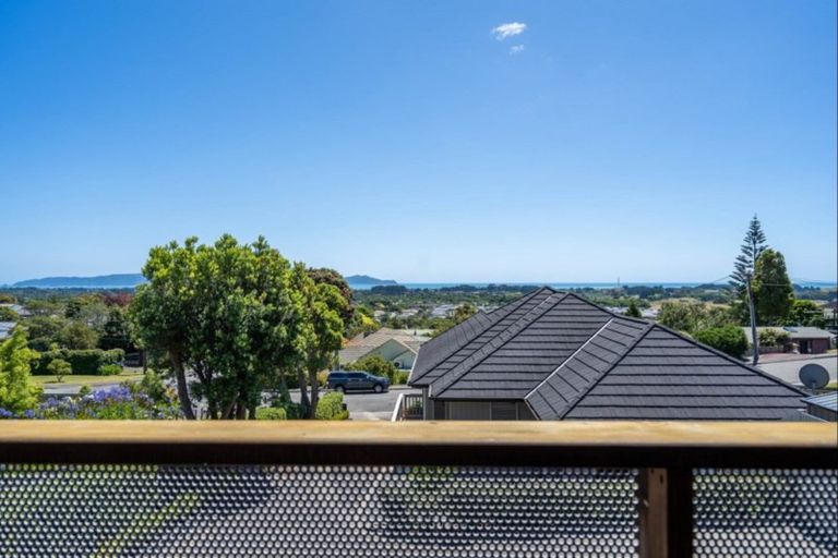 Photo of property in 37a Kotare Street, Waikanae, 5036