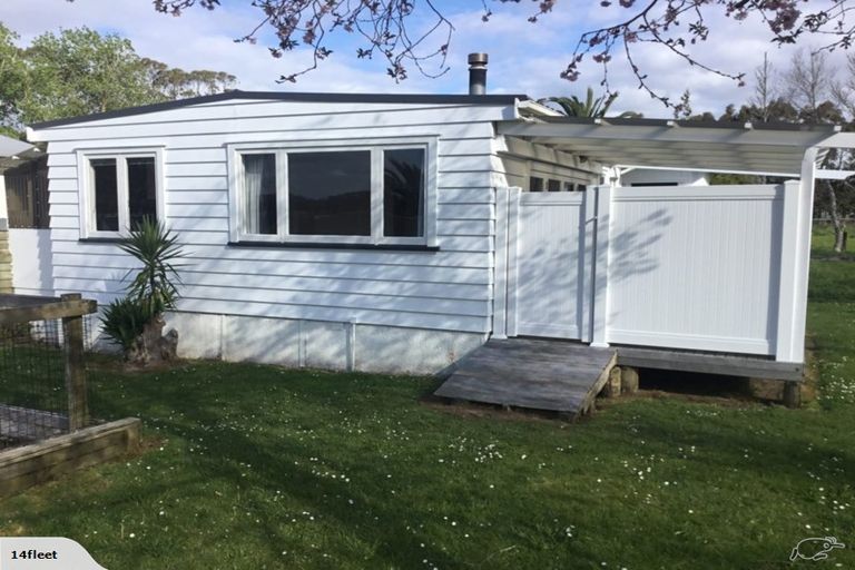 Photo of property in 60 Lathrope Road, Kumeu, 0892