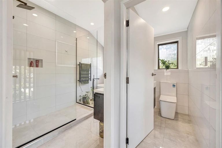 Photo of property in 8 Opoia Road, Hamilton East, Hamilton, 3216