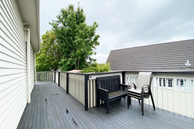 Photo of property in 1/1 Paparoa Road, Cockle Bay, Auckland, 2014