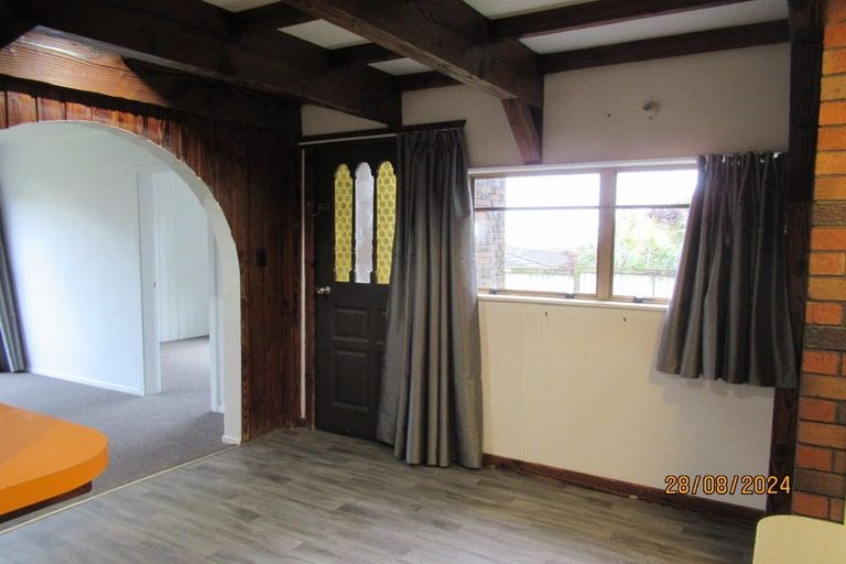 Photo of property in 90 Royal Road, Massey, Auckland, 0614