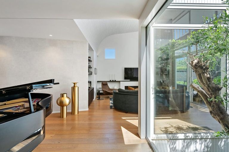 Photo of property in 8 Mount Hobson Lane, Remuera, Auckland, 1050