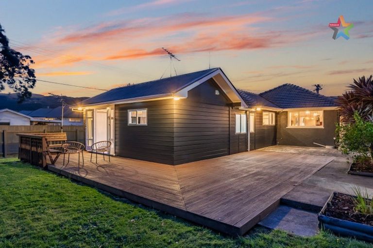 Photo of property in 1 Davis Crescent, Elderslea, Upper Hutt, 5018