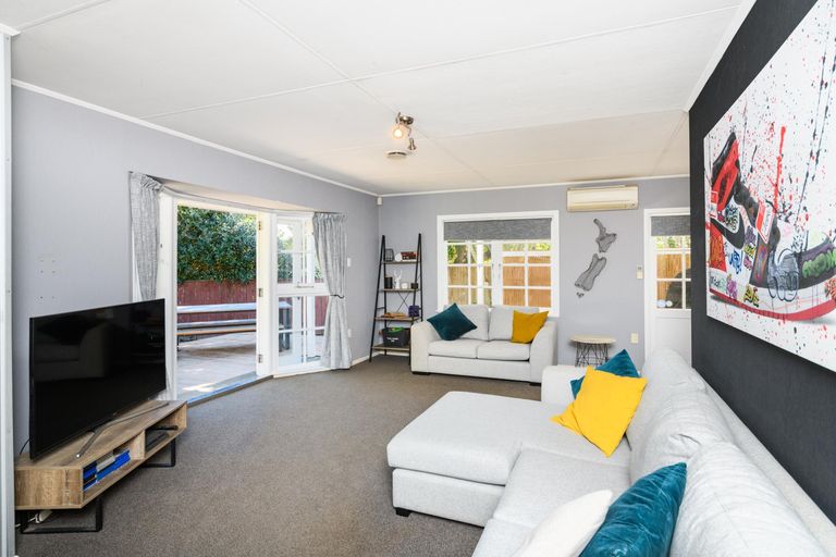 Photo of property in 12 Saturn Crescent, Milson, Palmerston North, 4414