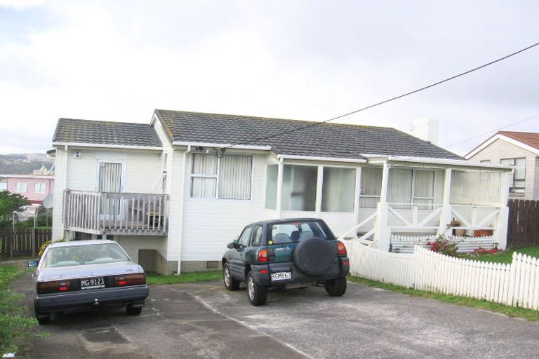Photo of property in 35 Waiuta Street, Titahi Bay, Porirua, 5022