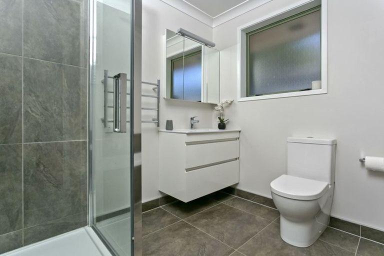 Photo of property in 57 Bluebird Crescent, Unsworth Heights, Auckland, 0632