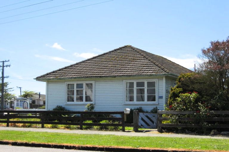 Photo of property in 25 Cobden Street, Westport, 7825