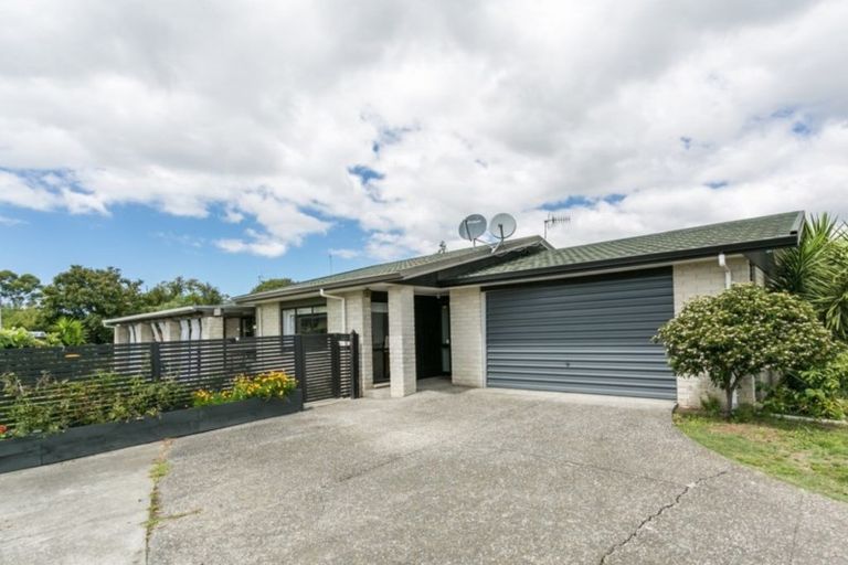 Photo of property in 1 Durham Drive, Havelock North, 4130