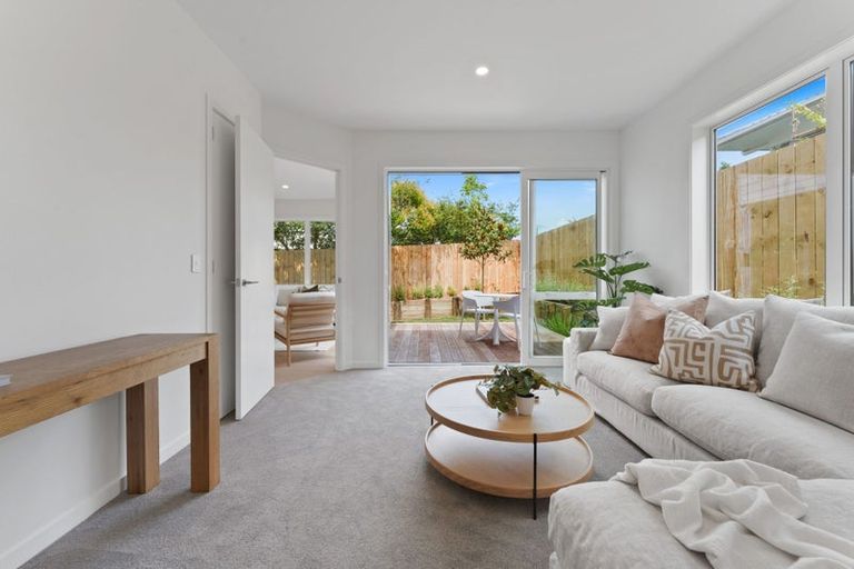 Photo of property in 4c Towra Place, Botany Downs, Auckland, 2010