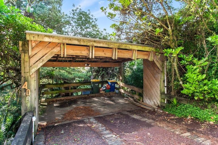 Photo of property in 40 Otitori Bay Road, Titirangi, Auckland, 0604