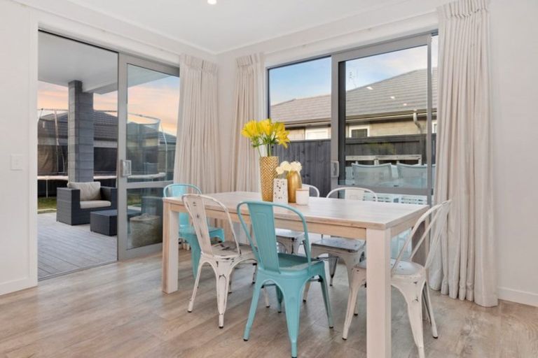 Photo of property in 18 Oka Street, Papamoa Beach, Papamoa, 3118