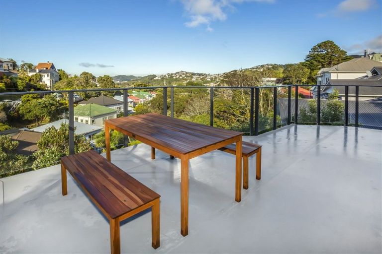 Photo of property in 149 Kelburn Parade, Kelburn, Wellington, 6012