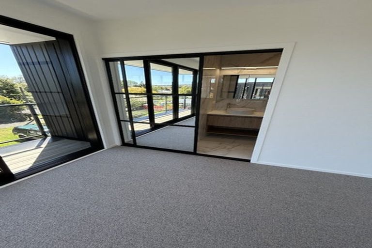 Photo of property in 2/6 Princess Street, Waitara, 4320