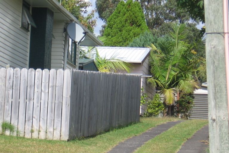 Photo of property in 50 Beaubank Road, Kelston, Auckland, 0602