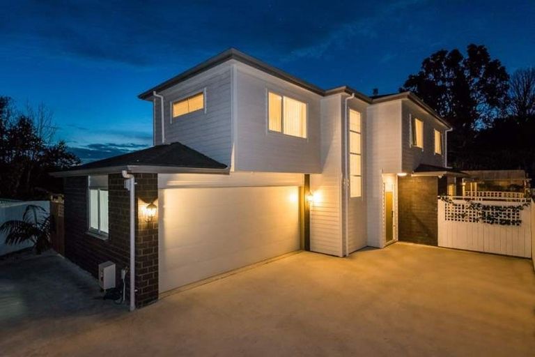 Photo of property in 29a Peach Road, Glenfield, Auckland, 0629