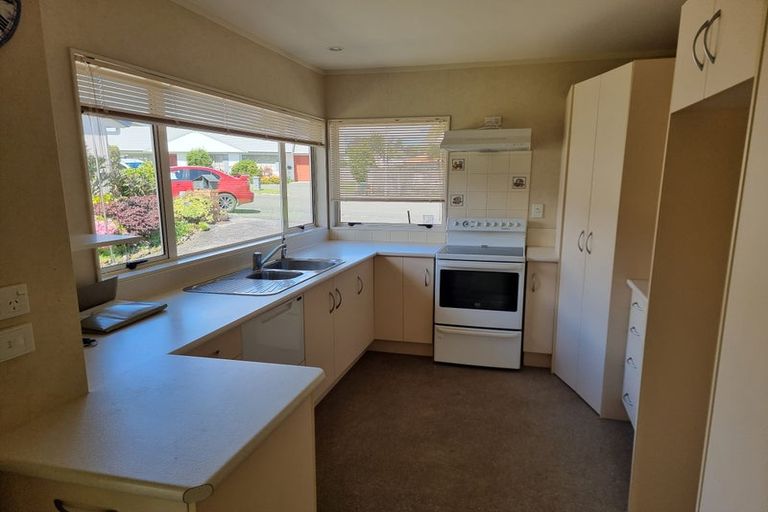 Photo of property in 8 Noone Close, Onerahi, Whangarei, 0110