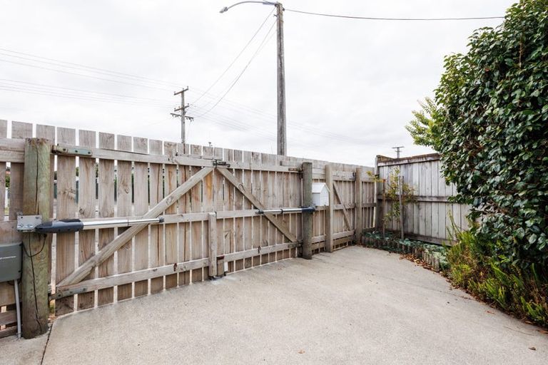 Photo of property in 121/123 High Street, Bulls, 4818