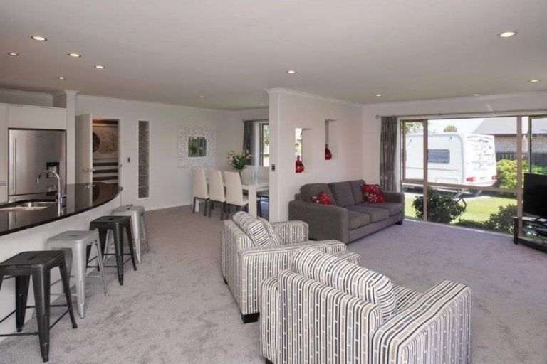 Photo of property in 10 Tawa Place, Parklands, Christchurch, 8083