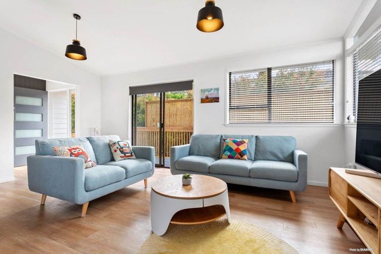 Photo of property in 48 Weatherly Road, Torbay, Auckland, 0630