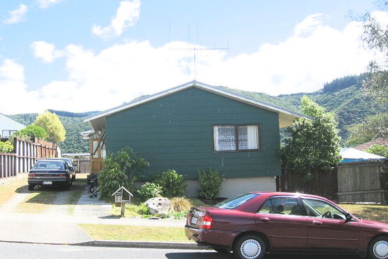 Photo of property in 6 Garnet Grove, Birchville, Upper Hutt, 5018