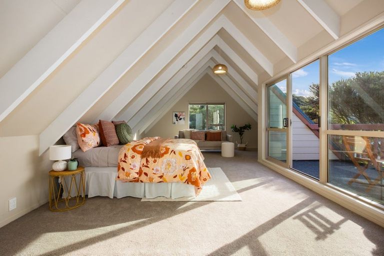 Photo of property in 4 Te Kura Road, Pukerua Bay, 5026