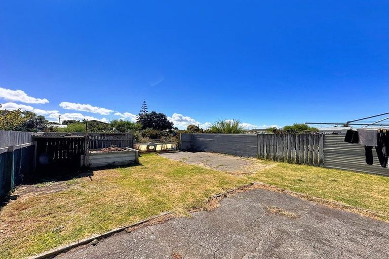 Photo of property in 18 Cornfoot Street, Castlecliff, Whanganui, 4501