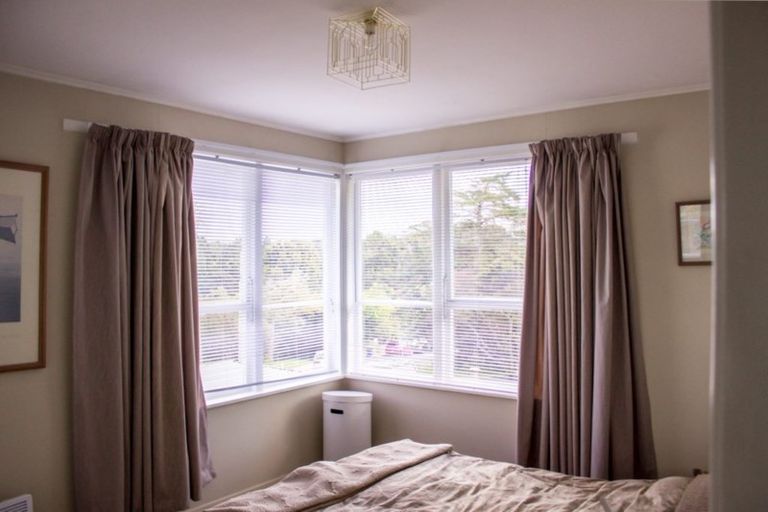 Photo of property in 1/22 Coroglen Avenue, Birkenhead, Auckland, 0626