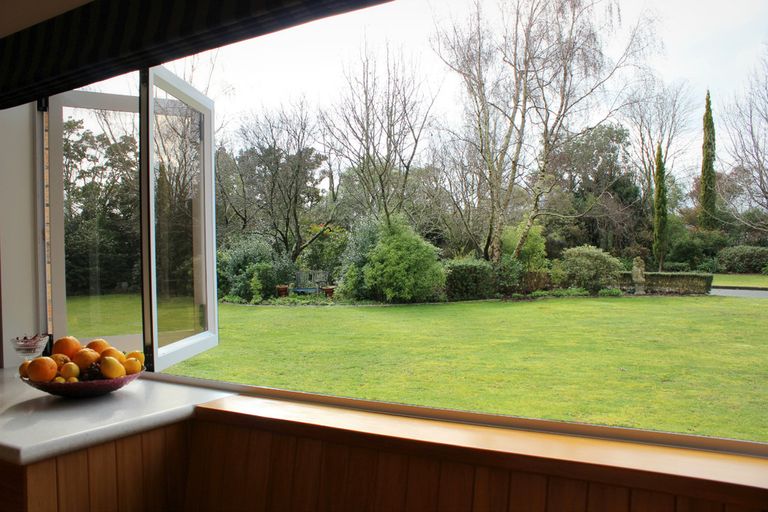 Photo of property in 64 Richmond Road, Carterton, 5713