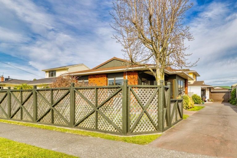 Photo of property in 1/12 Avenue Road, Greenmeadows, Napier, 4112