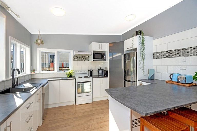 Photo of property in 27 Carnarvon Street, Gisborne, 4010