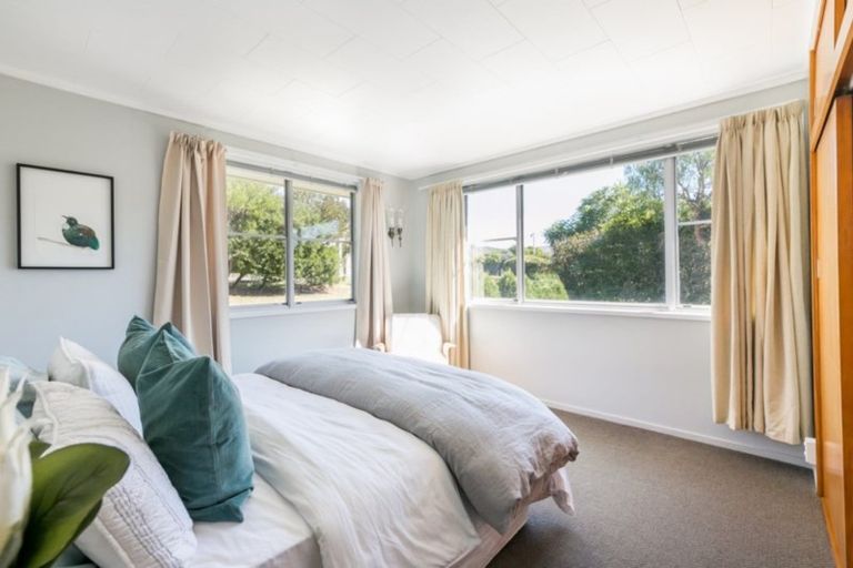 Photo of property in 25 Tauroa Road, Havelock North, 4130