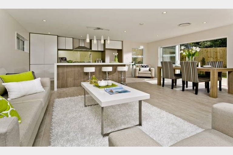 Photo of property in 8a Rosalind Road, Glenfield, Auckland, 0629